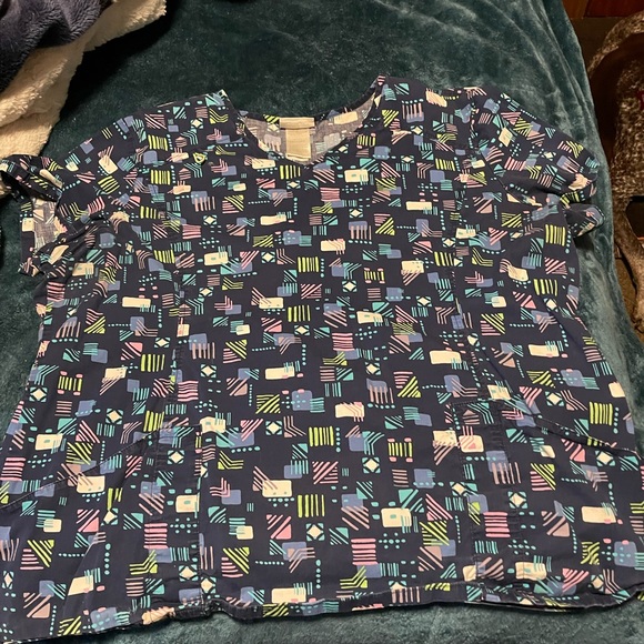 Scrub Top - Picture 3 of 5